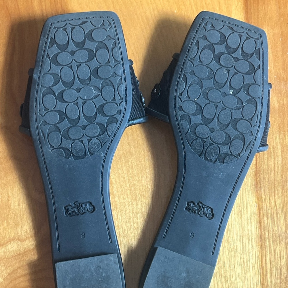 Coach Tea Rose Sandals - Picture 4 of 7